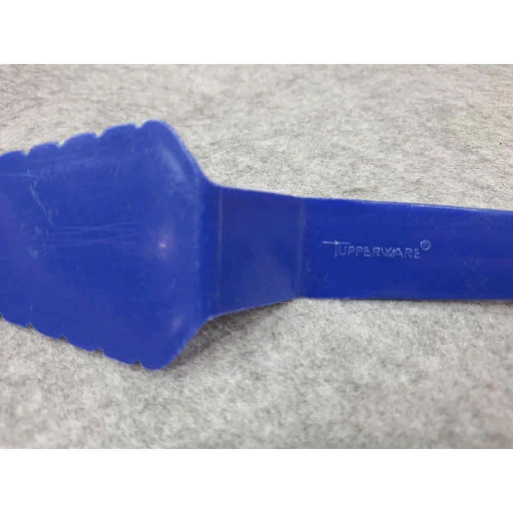 Tupperware Blue Plastic Serrated Cake Pie Server Slicer Vintage Kitchen Tool